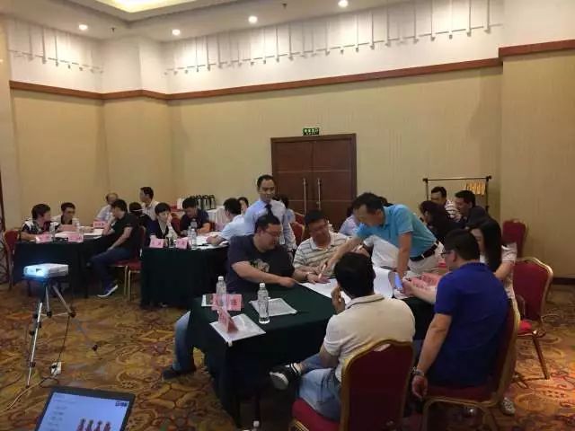 空管局班組長培訓現(xiàn)場 空管局班組長培訓現(xiàn)場