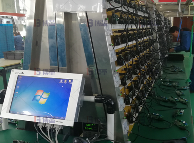 大量使用工裝和治具，提高品質和提升生產效率。